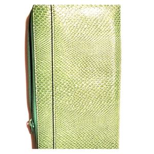 Women's green billfold